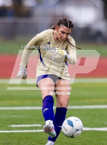 Thumbnail 2 in Mount Si @ Issaquah (WIAA State 4A Semi-Final) photogallery.