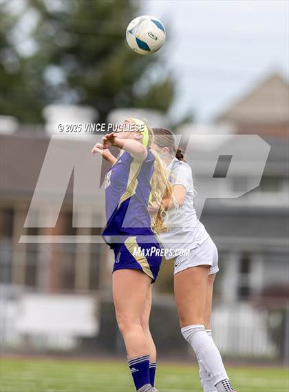 Thumbnail 3 in Mount Si @ Issaquah (WIAA State 4A Semi-Final) photogallery.