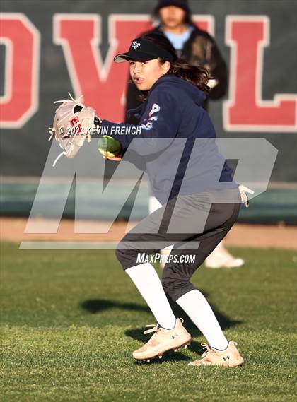 Thumbnail 1 in Peoria vs Estrella Foothills (Owls Kickoff Classic Tournament) photogallery.