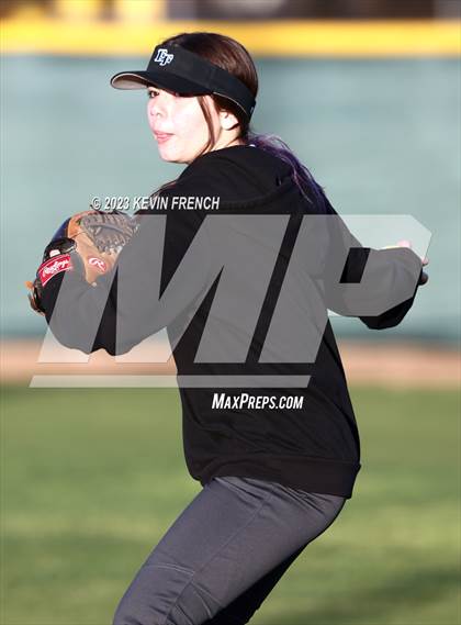 Thumbnail 1 in Peoria vs Estrella Foothills (Owls Kickoff Classic Tournament) photogallery.