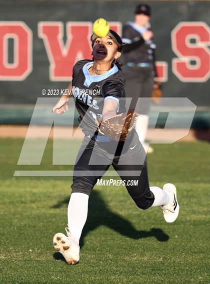 Thumbnail 2 in Peoria vs Estrella Foothills (Owls Kickoff Classic Tournament) photogallery.