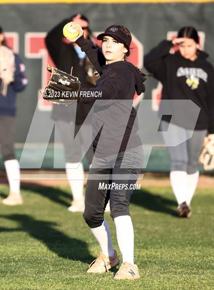 Thumbnail 1 in Peoria vs Estrella Foothills (Owls Kickoff Classic Tournament) photogallery.