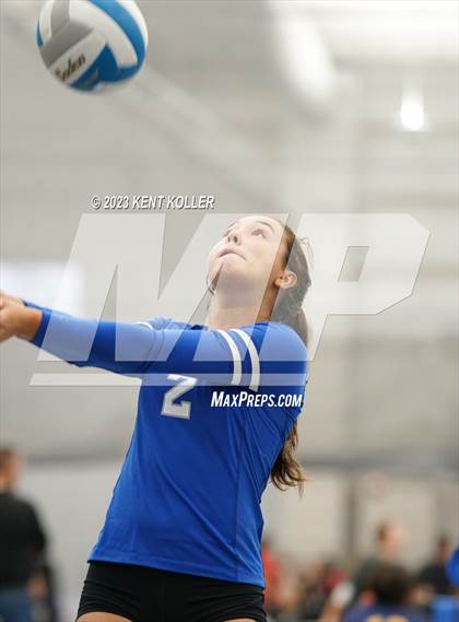 Thumbnail 3 in Utica Eisenhower vs. Lowell photogallery.