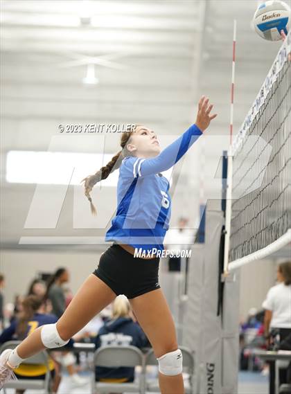 Thumbnail 1 in Utica Eisenhower vs. Lowell photogallery.