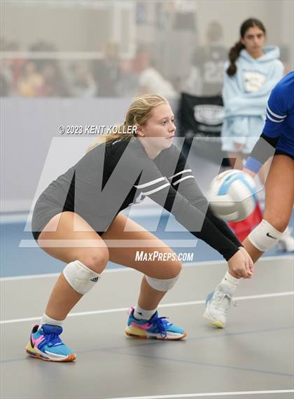Thumbnail 2 in Utica Eisenhower vs. Lowell photogallery.