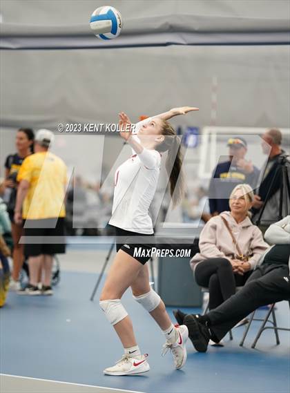 Thumbnail 2 in Utica Eisenhower vs. Lowell photogallery.
