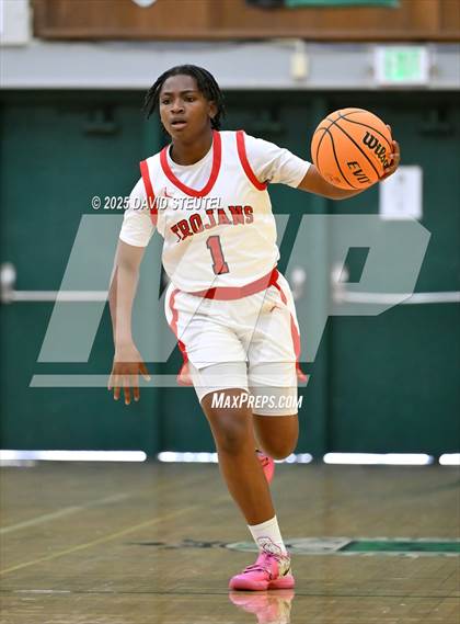 Thumbnail 3 in Caruthers vs. Lincoln (St. Mary's MLK Classic) photogallery.