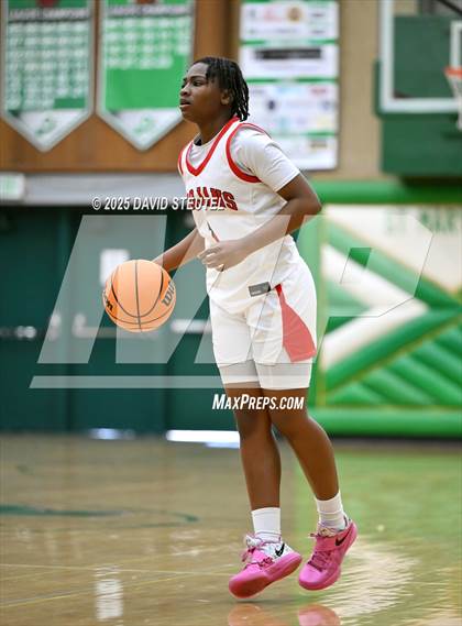 Thumbnail 3 in Caruthers vs. Lincoln (St. Mary's MLK Classic) photogallery.