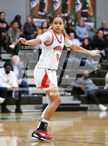 Thumbnail 1 in Caruthers vs. Lincoln (St. Mary's MLK Classic) photogallery.