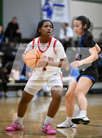 Thumbnail 2 in Caruthers vs. Lincoln (St. Mary's MLK Classic) photogallery.