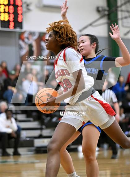Thumbnail 1 in Caruthers vs. Lincoln (St. Mary's MLK Classic) photogallery.