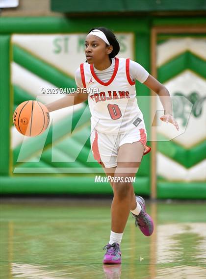 Thumbnail 3 in Caruthers vs. Lincoln (St. Mary's MLK Classic) photogallery.