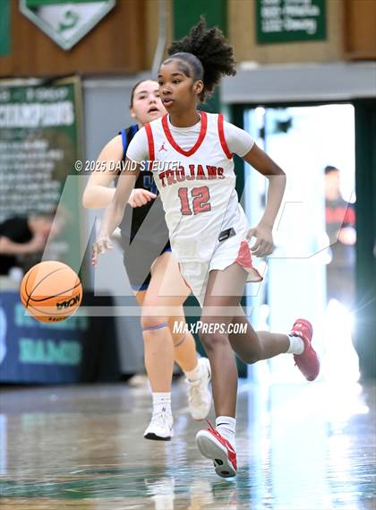 Thumbnail 3 in Caruthers vs. Lincoln (St. Mary's MLK Classic) photogallery.