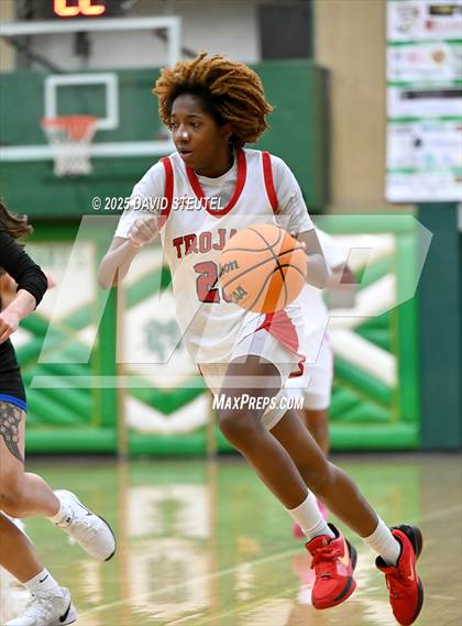 Thumbnail 3 in Caruthers vs. Lincoln (St. Mary's MLK Classic) photogallery.