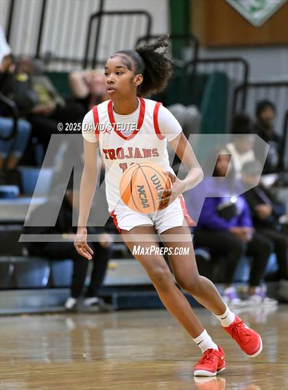 Thumbnail 1 in Caruthers vs. Lincoln (St. Mary's MLK Classic) photogallery.