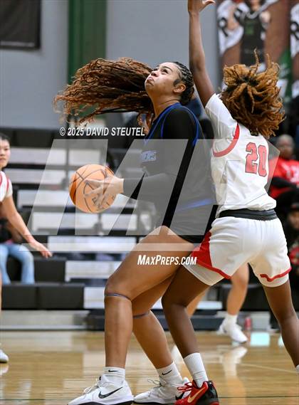 Thumbnail 2 in Caruthers vs. Lincoln (St. Mary's MLK Classic) photogallery.