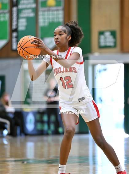 Thumbnail 1 in Caruthers vs. Lincoln (St. Mary's MLK Classic) photogallery.