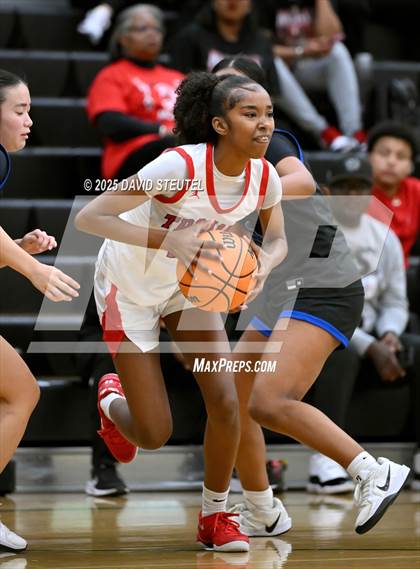 Thumbnail 1 in Caruthers vs. Lincoln (St. Mary's MLK Classic) photogallery.