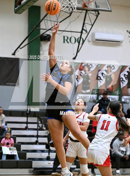 Thumbnail 1 in Caruthers vs. Lincoln (St. Mary's MLK Classic) photogallery.