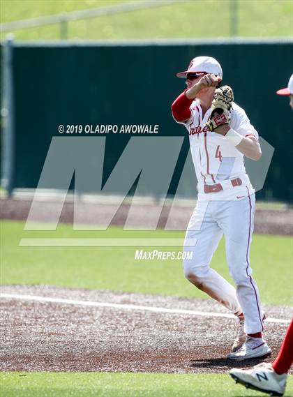 Thumbnail 3 in Lake Dallas vs. Grapevine (UIL 5A Bi-District Playoff) photogallery.