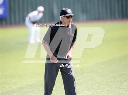 Thumbnail 3 in Lake Dallas vs. Grapevine (UIL 5A Bi-District Playoff) photogallery.