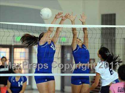 Thumbnail 1 in El Monte @ Gabrielino photogallery.
