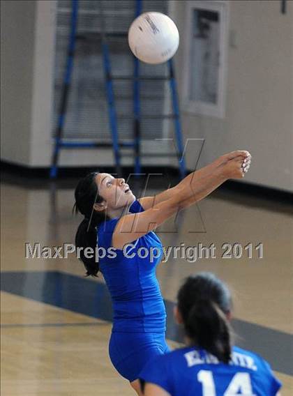 Thumbnail 1 in El Monte @ Gabrielino photogallery.