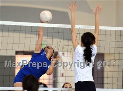 Thumbnail 1 in El Monte @ Gabrielino photogallery.