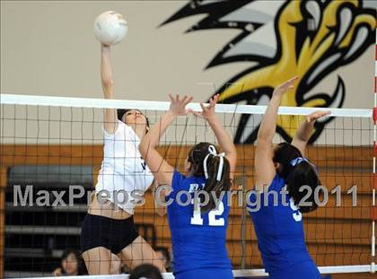 Thumbnail 1 in El Monte @ Gabrielino photogallery.