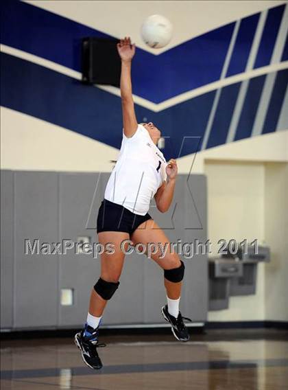 Thumbnail 2 in El Monte @ Gabrielino photogallery.