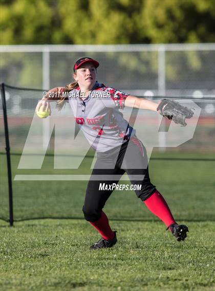 Thumbnail 2 in Foothill vs. Chico photogallery.