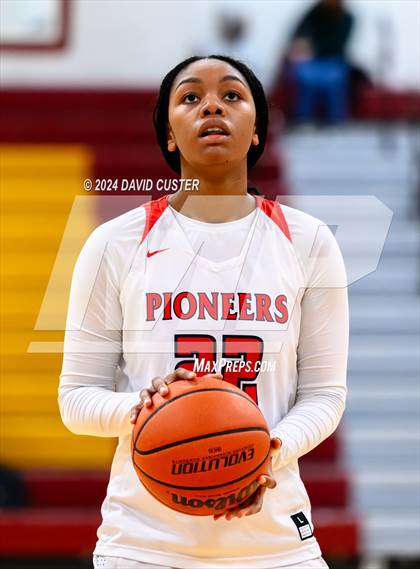 Thumbnail 2 in Woodgrove vs. Patriot (Cougar Holiday Classic) photogallery.