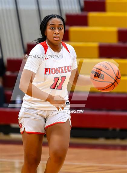 Thumbnail 3 in Woodgrove vs. Patriot (Cougar Holiday Classic) photogallery.