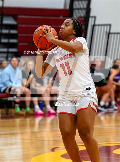 Thumbnail 1 in Woodgrove vs. Patriot (Cougar Holiday Classic) photogallery.