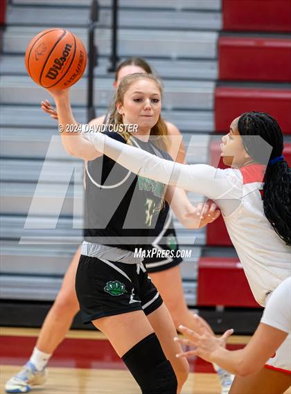 Thumbnail 2 in Woodgrove vs. Patriot (Cougar Holiday Classic) photogallery.
