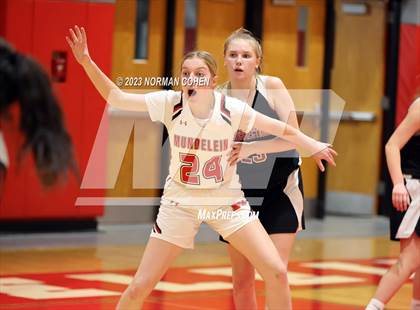 Thumbnail 3 in Resurrection @ Mundelein photogallery.