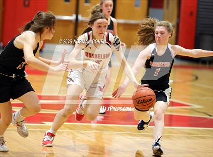 Thumbnail 3 in Resurrection @ Mundelein photogallery.