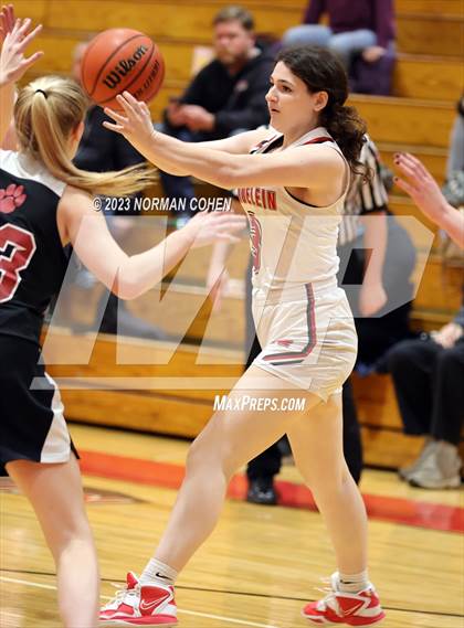 Thumbnail 2 in Resurrection @ Mundelein photogallery.