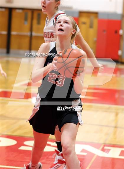 Thumbnail 2 in Resurrection @ Mundelein photogallery.