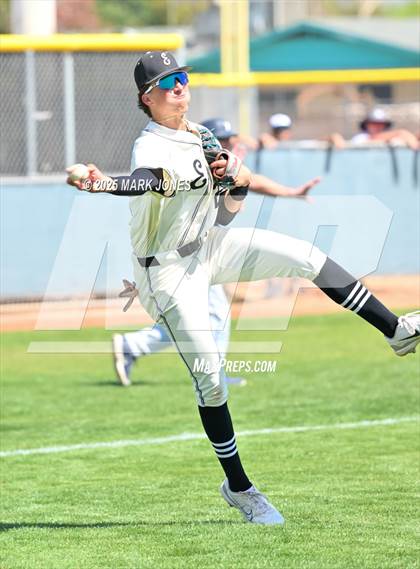 Thumbnail 2 in Erie vs. West Albany (Coach Bob Invitational) photogallery.
