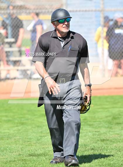 Thumbnail 3 in Erie vs. West Albany (Coach Bob Invitational) photogallery.