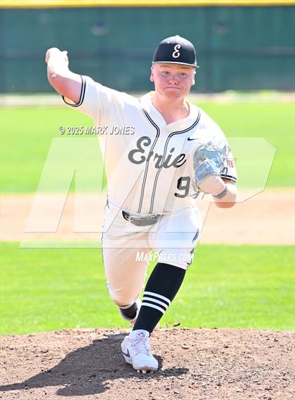 Thumbnail 1 in Erie vs. West Albany (Coach Bob Invitational) photogallery.
