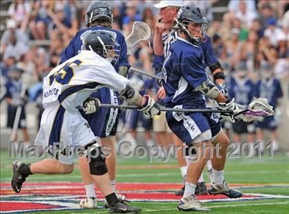 Thumbnail 3 in Huntington vs. Shoreham-Wading River (Section 11 Class B Final) photogallery.
