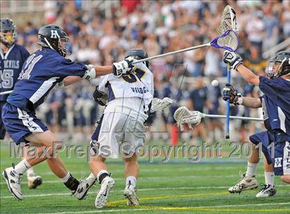 Thumbnail 2 in Huntington vs. Shoreham-Wading River (Section 11 Class B Final) photogallery.