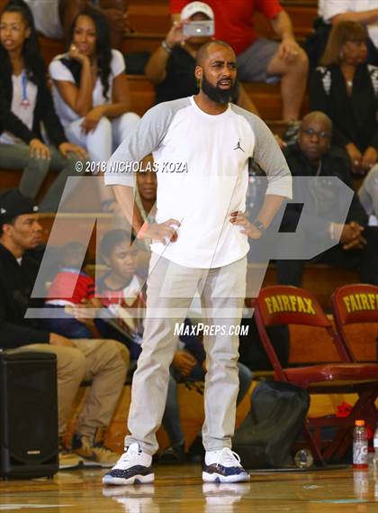 Thumbnail 1 in Leuzinger vs. Executive Prep Academy (Katani Classic) photogallery.