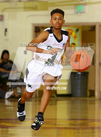 Thumbnail 3 in Leuzinger vs. Executive Prep Academy (Katani Classic) photogallery.