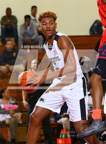 Thumbnail 3 in Leuzinger vs. Executive Prep Academy (Katani Classic) photogallery.