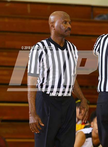 Thumbnail 1 in Leuzinger vs. Executive Prep Academy (Katani Classic) photogallery.
