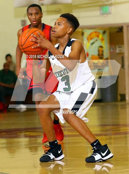 Thumbnail 1 in Leuzinger vs. Executive Prep Academy (Katani Classic) photogallery.
