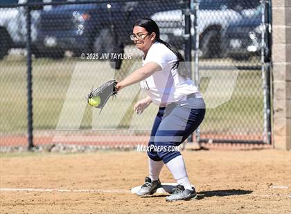 Thumbnail 2 in Benbrook vs Arlington Heights (Mineral Wells Tournament) photogallery.